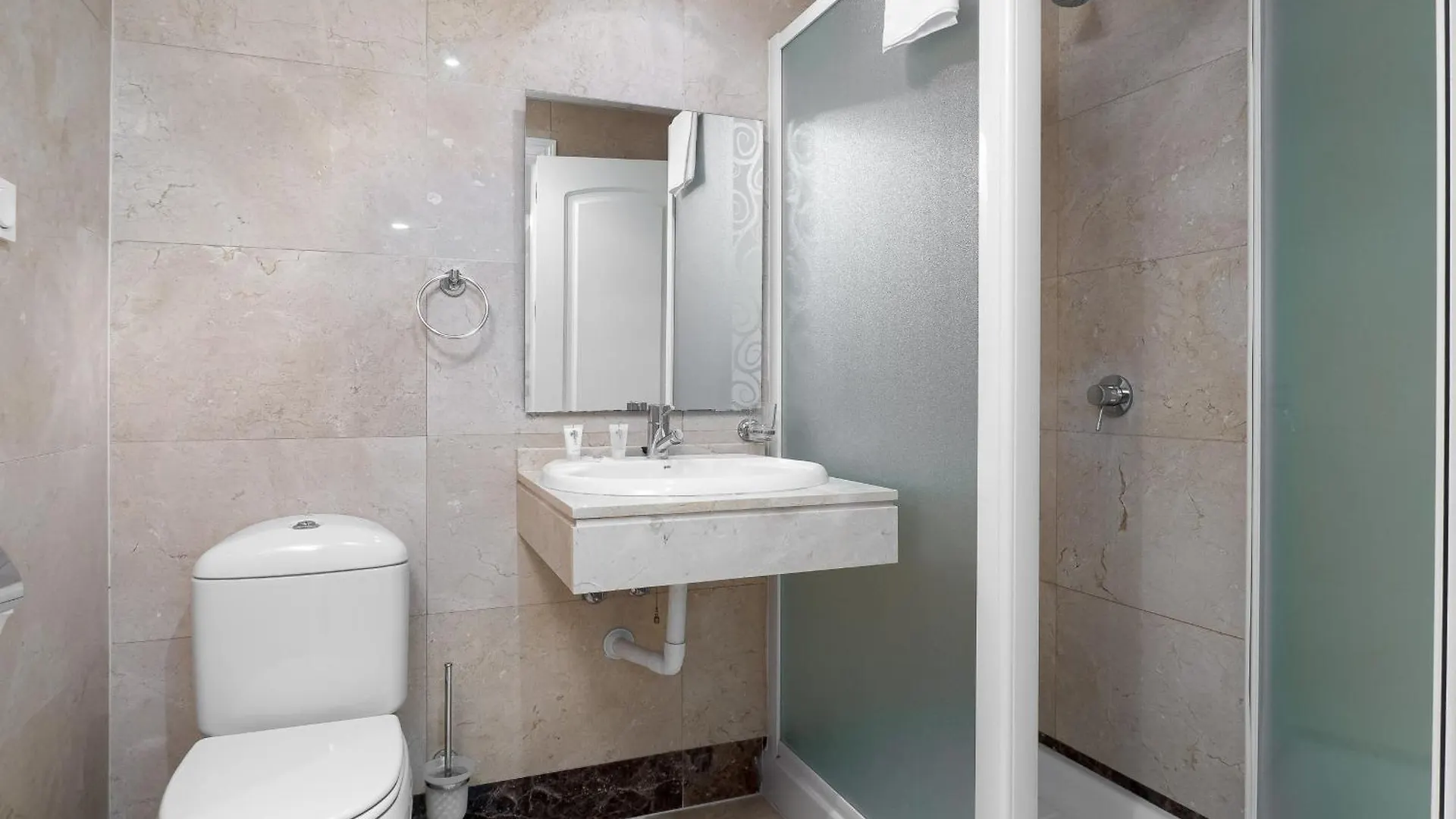 2290-Apt With Terrace Sea View And Pools Manilva